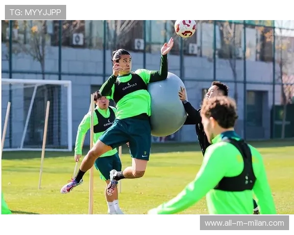 中超边路组合与倒三角配合训练：攻防一体的制胜法宝