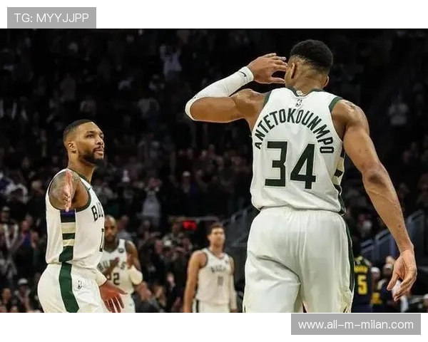 字母哥吸引三人,雄鹿外线解放 字母哥吸引三人,雄鹿外线解放